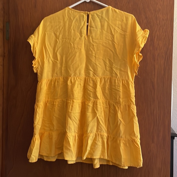 Andree by Unit Goldenrod Flutter Sleeve Babydoll Tiered Blouse Large Chic Soul - Picture 3 of 3